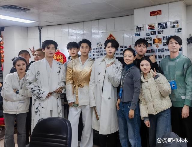 第一个为白敬亭发声的明星来了！宋家腾：没有临时换衣服