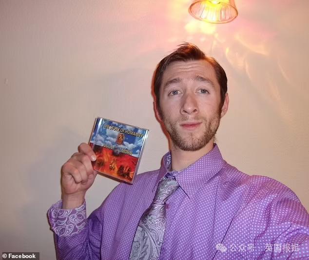 美国博主录视频发疯掏出血淋淋人头？“刚斩了我爸，他是美利坚叛徒！”