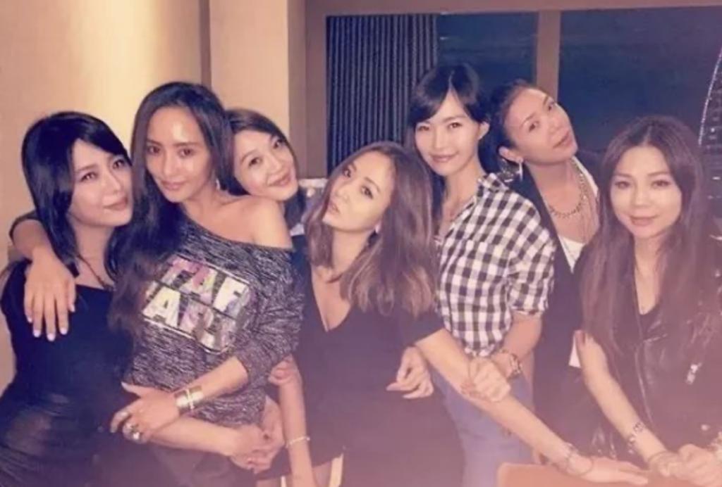 最美二代？混血版赵露思？她妈更绝！