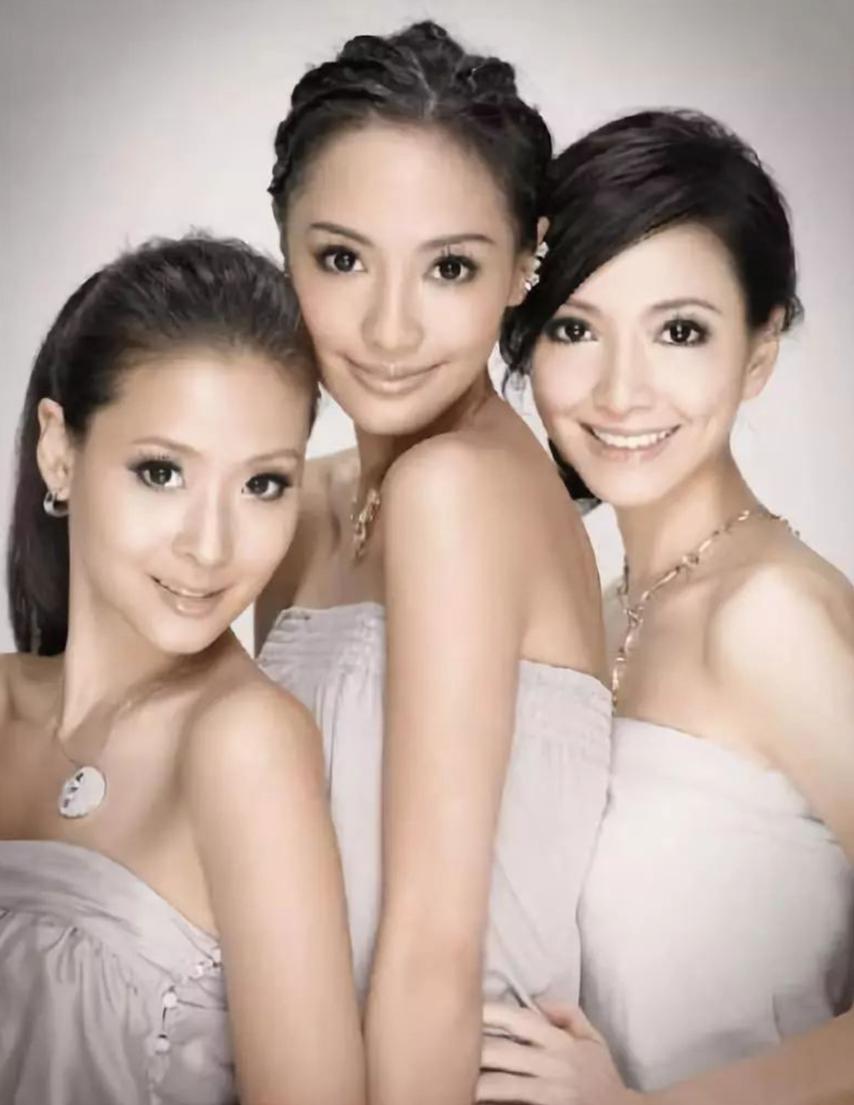 最美二代？混血版赵露思？她妈更绝！