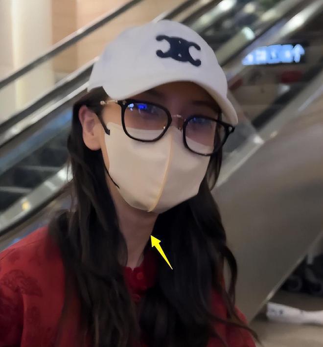 Angelababy回国！人气凋零不如从前，无滤镜生图曝其真实状态