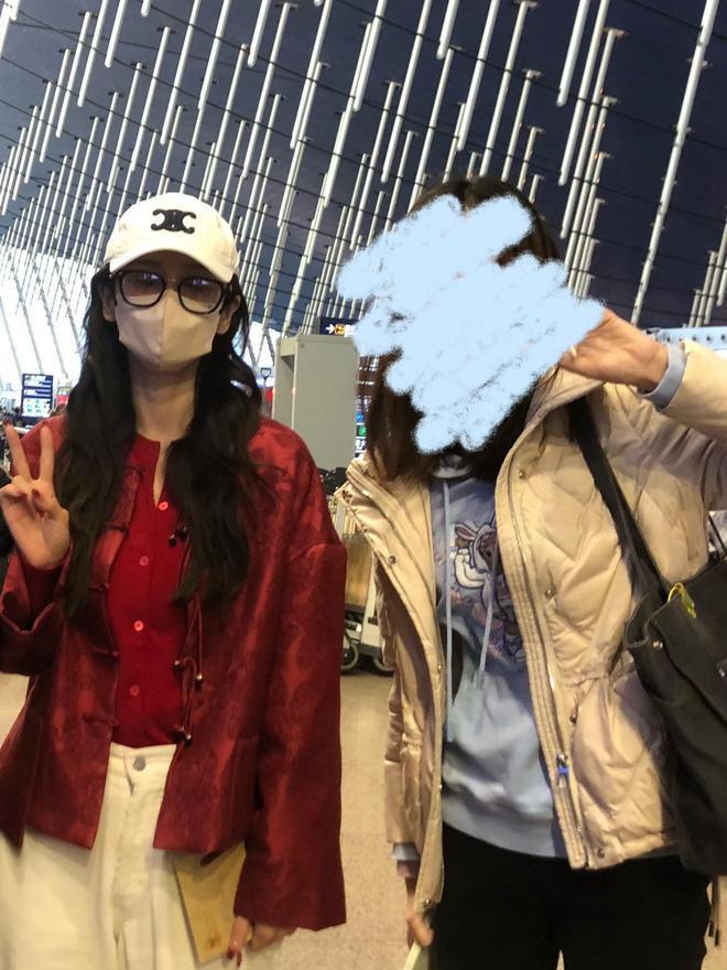 Angelababy回国！人气凋零不如从前，无滤镜生图曝其真实状态