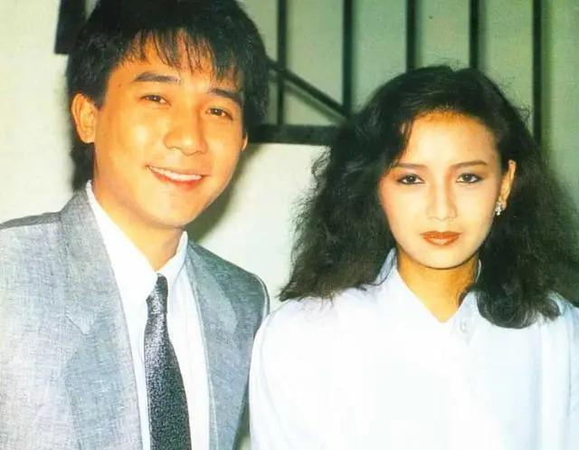 59岁曾华倩，情人节想念初恋梁朝伟，隔空示爱？