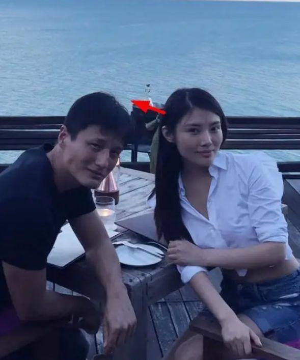 “椰树女神”徐冬冬官宣订婚秀钻戒！将在哈尔滨办流水席