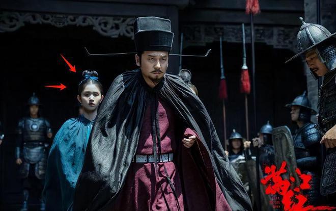 第二十条：全员演技过关，唯有一人是败笔，演得像AI机器人