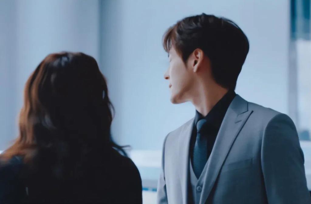 从头到脚皆可替？赵丽颖这个镜头，给了多少流量明星们一记耳光