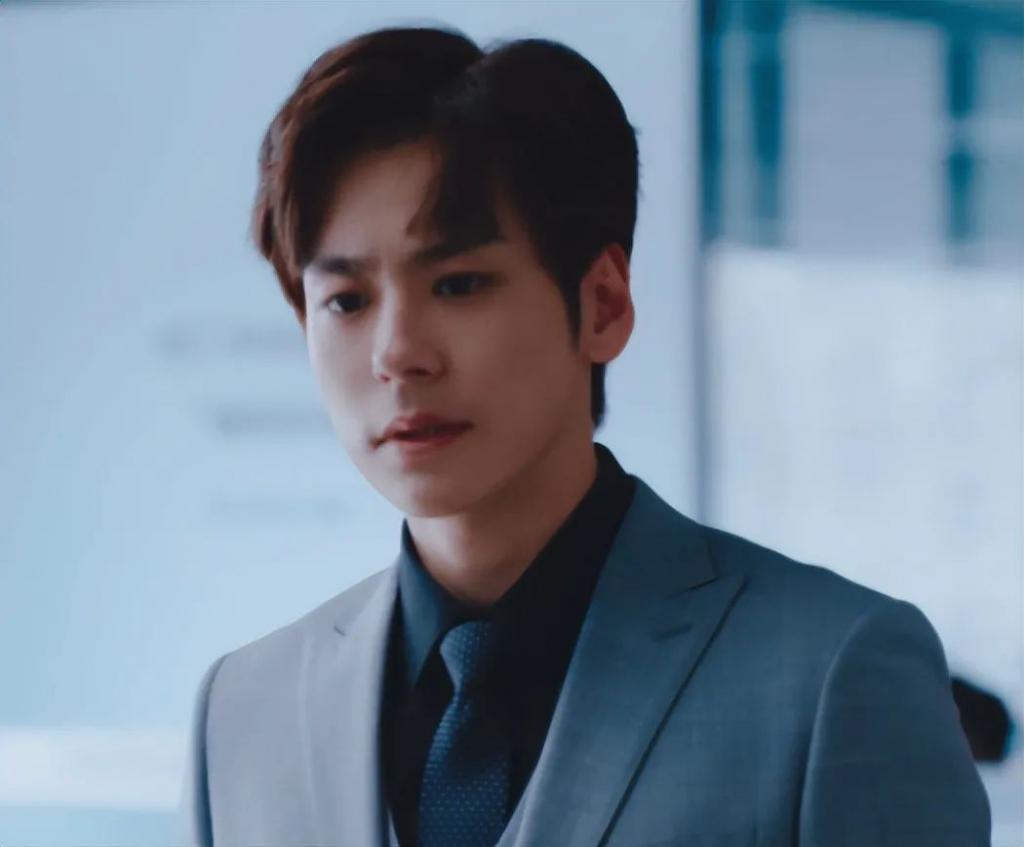 从头到脚皆可替？赵丽颖这个镜头，给了多少流量明星们一记耳光