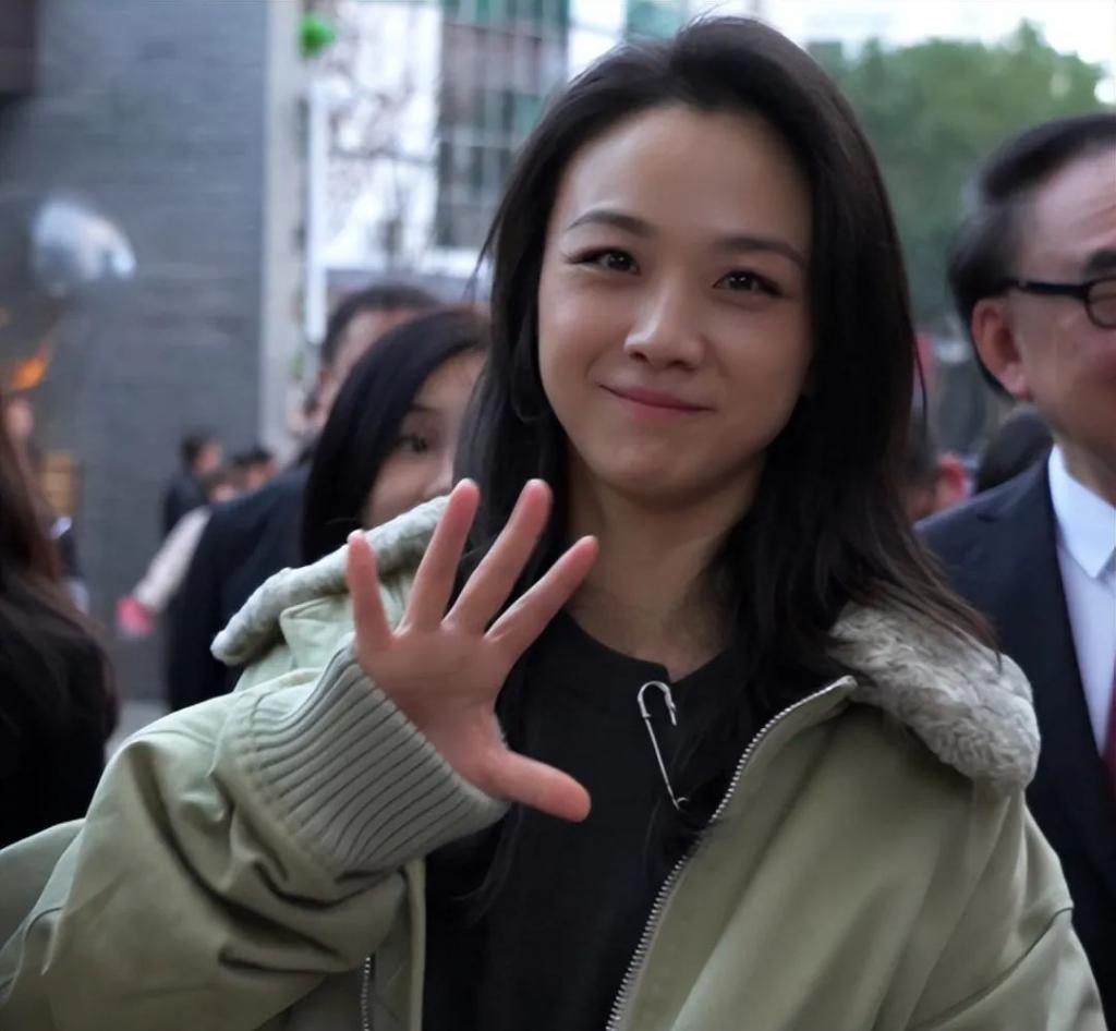 当汤唯和全智贤站在一起，我才彻底明白，美人在骨不在皮