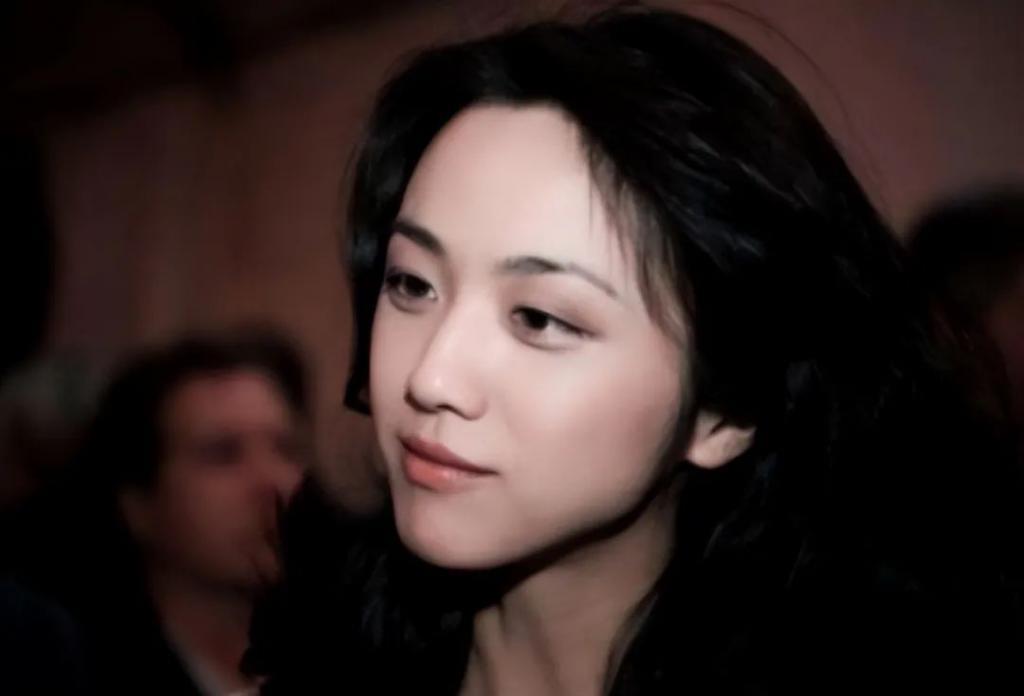 当汤唯和全智贤站在一起，我才彻底明白，美人在骨不在皮