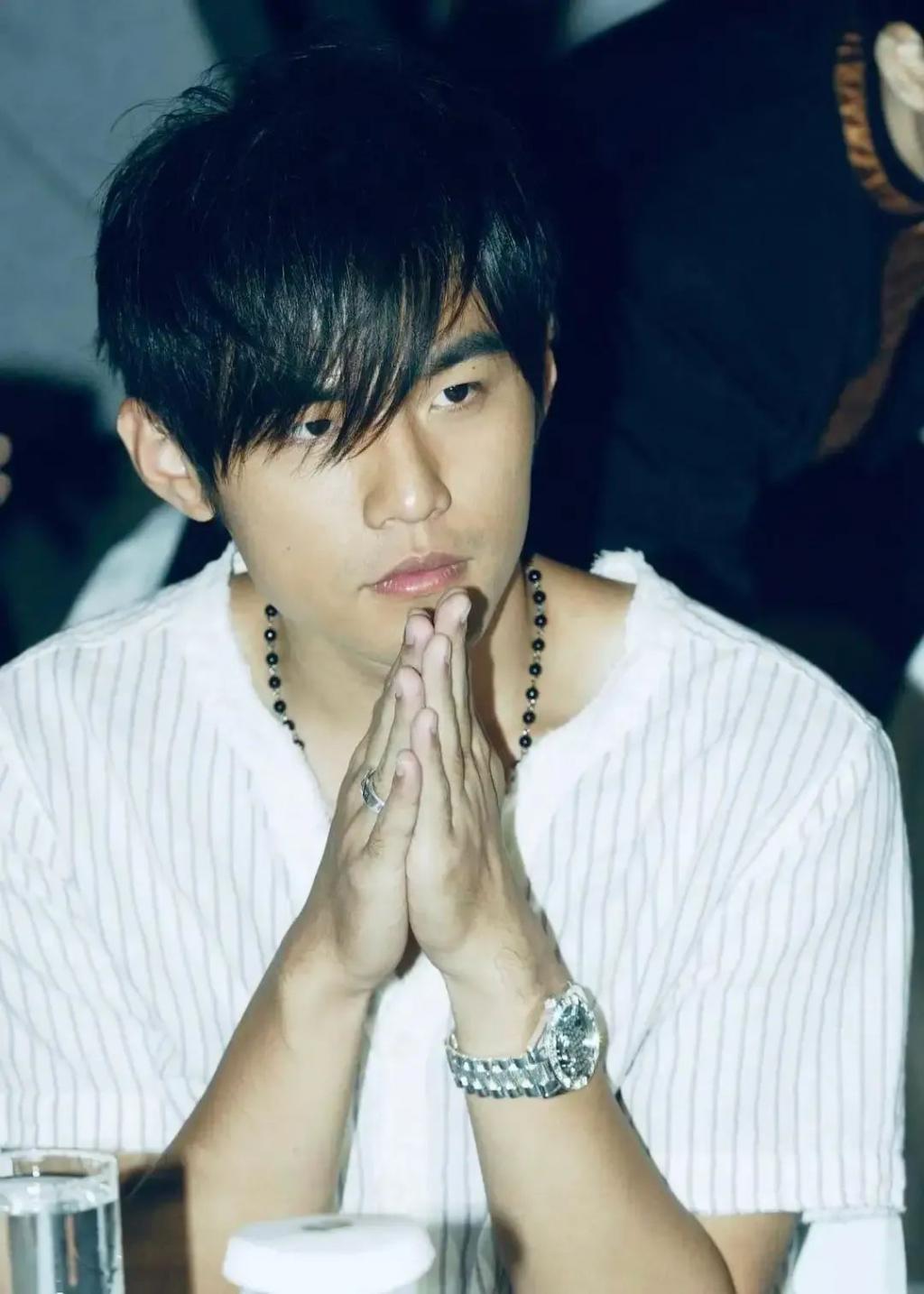 OMG！！“全民情怀”男星人设崩塌？