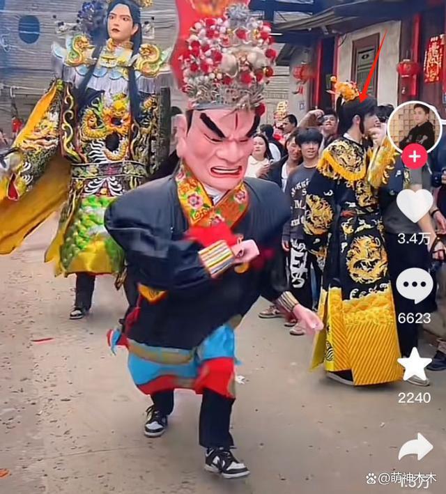 网红为模仿福建游神道歉，被当地文旅局打脸，公然僭越引众怒