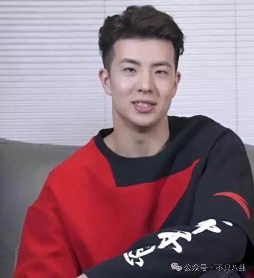 好劲爆！用个人账号自曝黑料还涉嫌犯罪，这是要彻底塌房了吗？