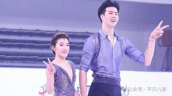 好劲爆！用个人账号自曝黑料还涉嫌犯罪，这是要彻底塌房了吗？