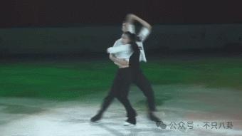 好劲爆！用个人账号自曝黑料还涉嫌犯罪，这是要彻底塌房了吗？