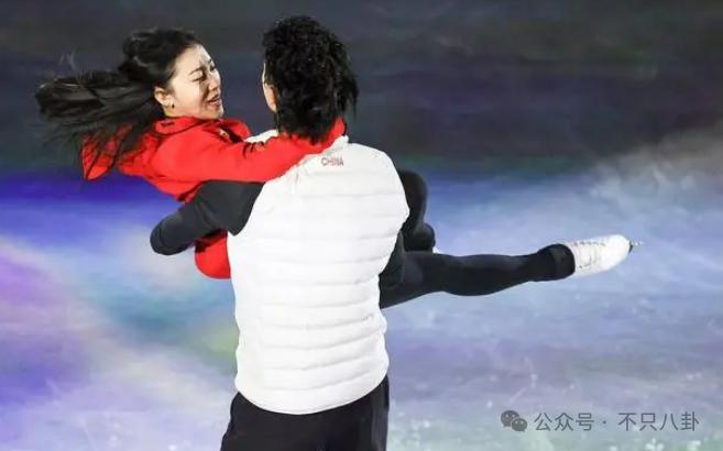 好劲爆！用个人账号自曝黑料还涉嫌犯罪，这是要彻底塌房了吗？