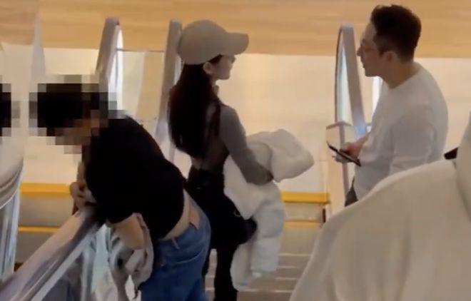 汪小菲春节陪女儿溜冰，女儿与新女友相处融洽像一家三口