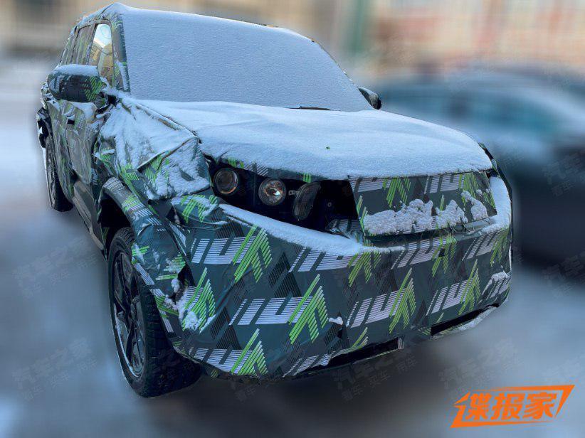 比亚迪方程豹“豹 3”谍照曝光：定位小型纯电硬派 SUV 车型