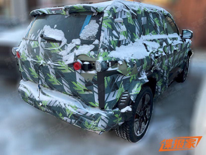 比亚迪方程豹“豹 3”谍照曝光：定位小型纯电硬派 SUV 车型