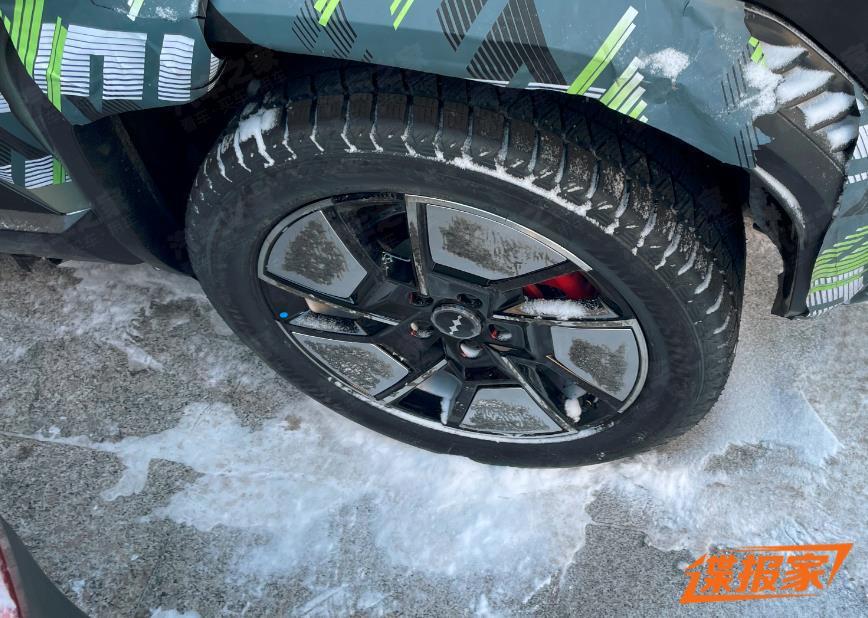 比亚迪方程豹“豹 3”谍照曝光：定位小型纯电硬派 SUV 车型