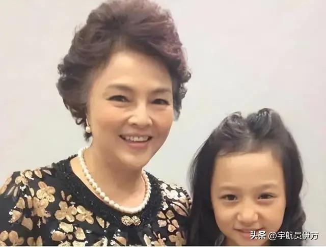 13岁被注射抑制生长剂的纪宝如，如今的她证实刘晓庆没说错