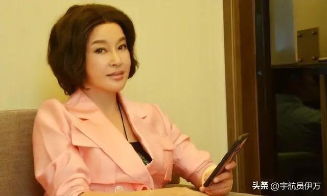 13岁被注射抑制生长剂的纪宝如，如今的她证实刘晓庆没说错