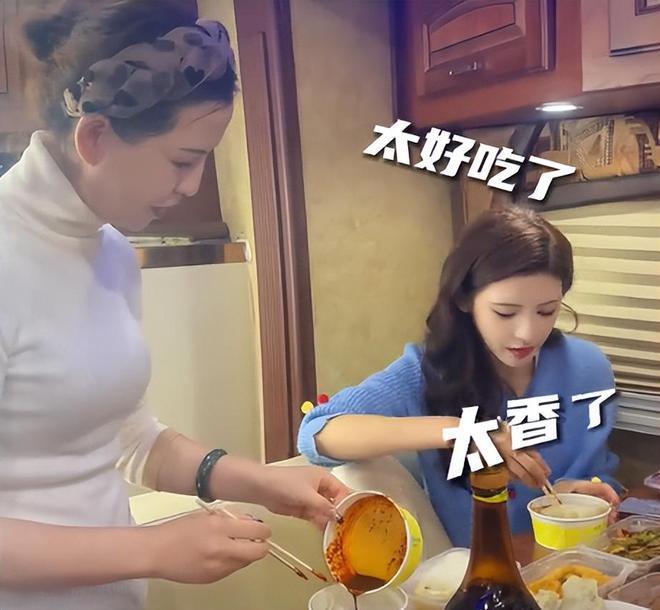 明星剧组伙食揭秘！景甜太丰盛，张予曦妈妈跟组做饭