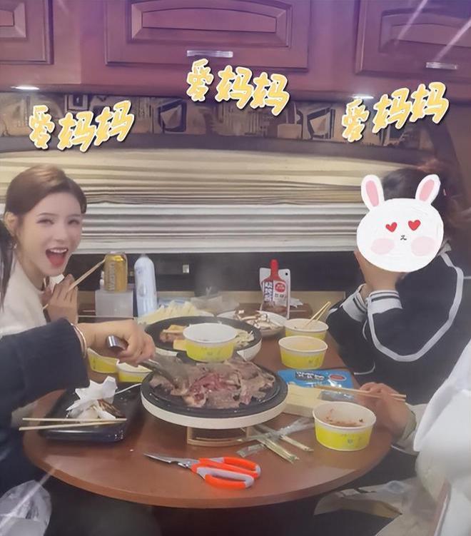明星剧组伙食揭秘！景甜太丰盛，张予曦妈妈跟组做饭