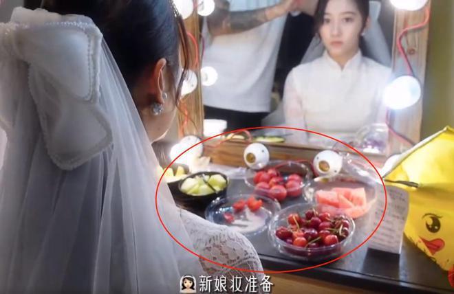 明星剧组伙食揭秘！景甜太丰盛，张予曦妈妈跟组做饭