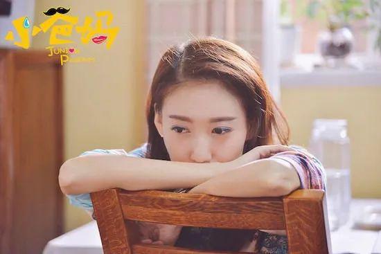 长得像高圆圆，别的中年女演员无戏可演，她演啥爆啥