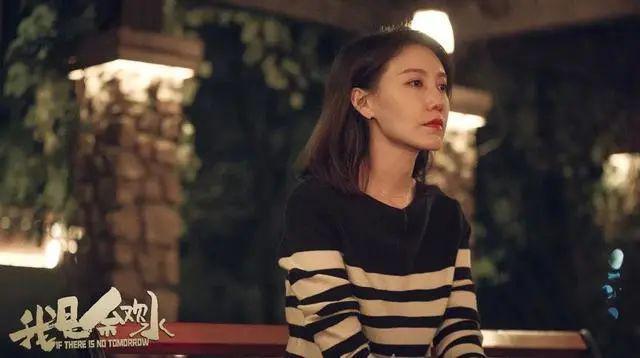 长得像高圆圆，别的中年女演员无戏可演，她演啥爆啥