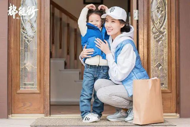 长得像高圆圆，别的中年女演员无戏可演，她演啥爆啥