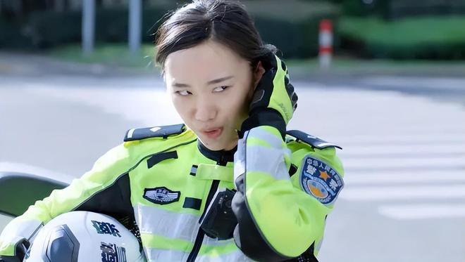 笑掉大牙！她这样也能演警察？《猎冰》女主选角真失败
