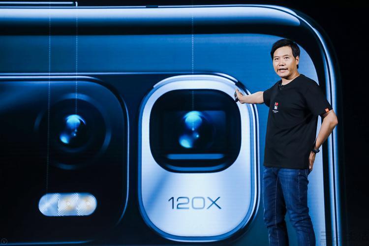 让“智能”和“专业”惠及更多人，是小米现阶段的关键