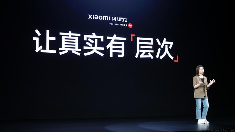 让“智能”和“专业”惠及更多人，是小米现阶段的关键