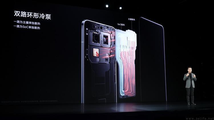 让“智能”和“专业”惠及更多人，是小米现阶段的关键