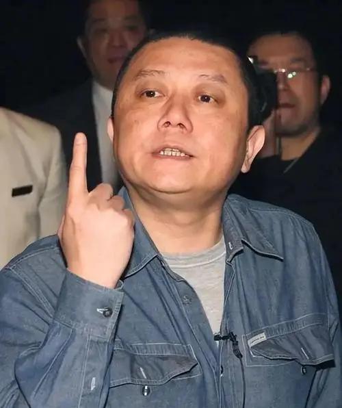 3年100亿，张艺谋拼命，冯小刚退场