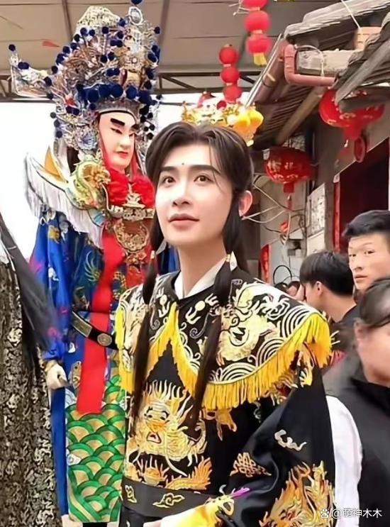 网红因扮演赵世子被禁言，私下拒不认错，被官媒公开点名