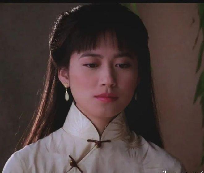 不结婚，年过半百的俞飞鸿的人生有多爽？