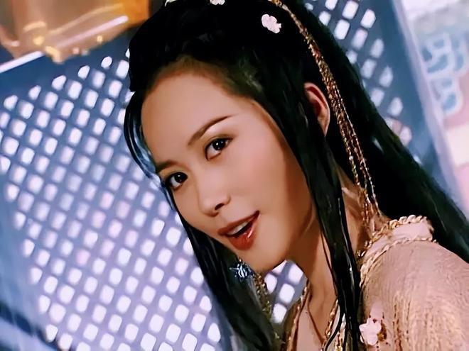 不结婚，年过半百的俞飞鸿的人生有多爽？