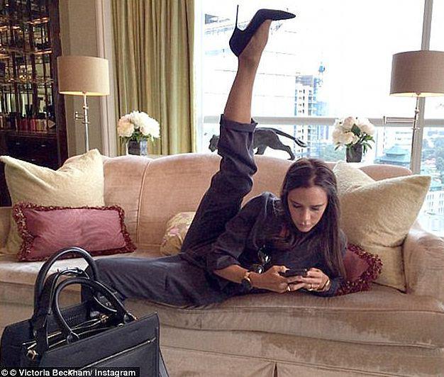 贝嫂突发意外受重伤,如今得靠拐杖行走.