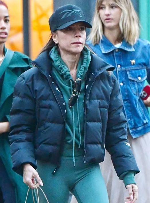 贝嫂突发意外受重伤,如今得靠拐杖行走.