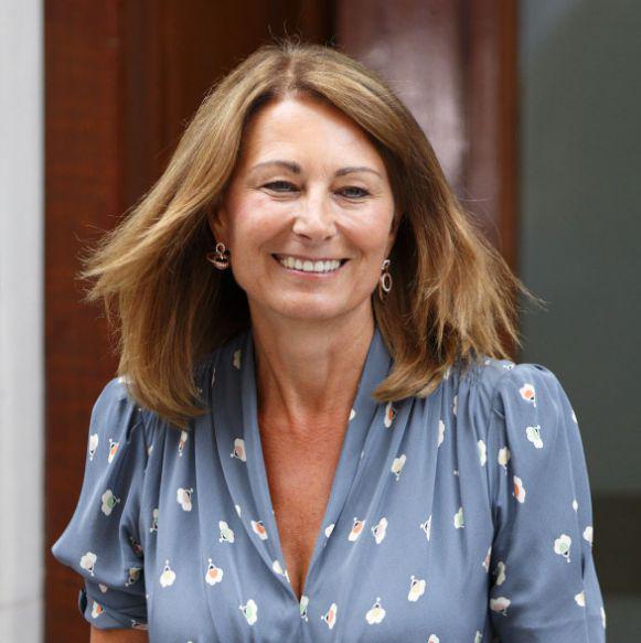 贝嫂突发意外受重伤,如今得靠拐杖行走.