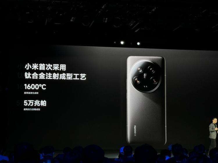 AI大模型 徕卡能擦出什么新火花？小米14 Ultra告你答案