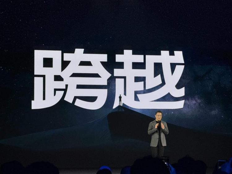 AI大模型 徕卡能擦出什么新火花？小米14 Ultra告你答案