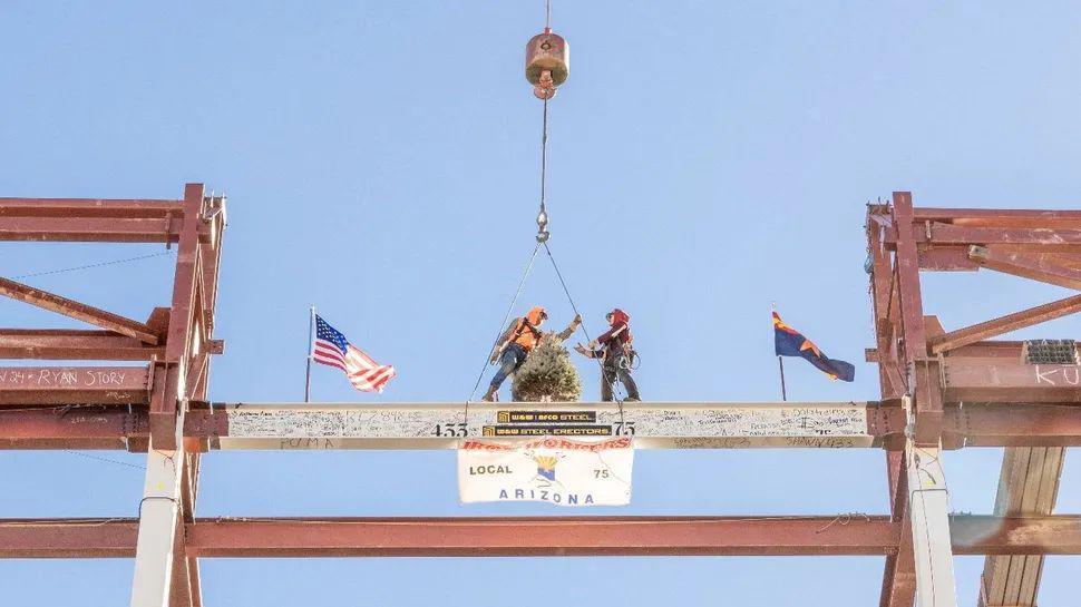 台积电传喜报：美国亚利桑那州第二晶圆厂庆祝“封顶”里程碑