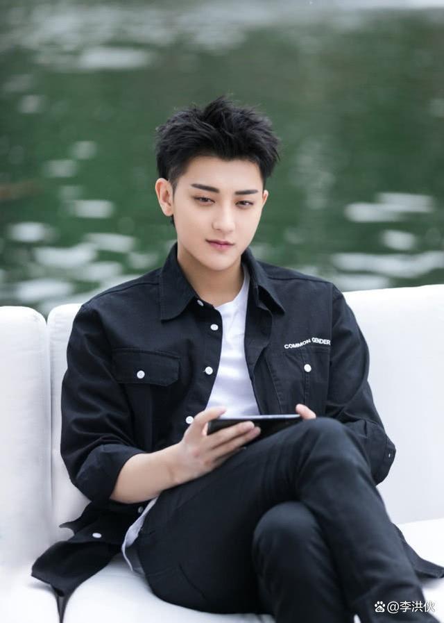 黄子韬公司CEO严重失职被调查，掀起行业风波引震动