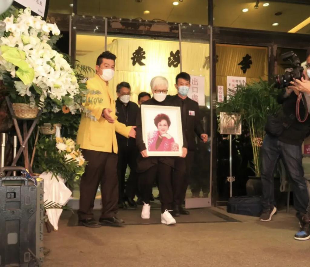 欧阳震华、袁伟豪：“嫁”入豪门的TVB小生们
