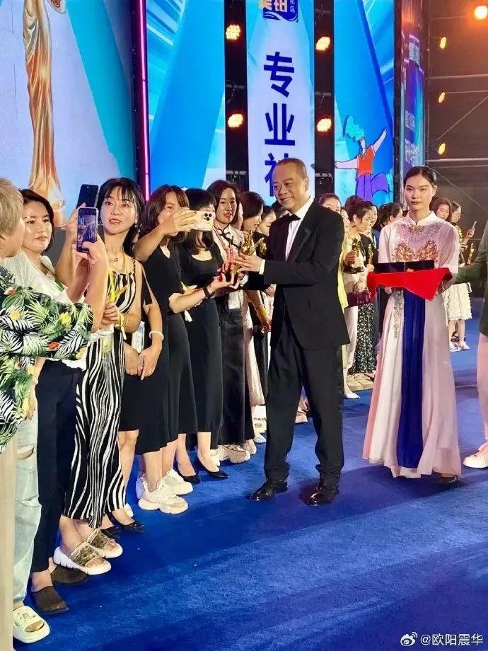 欧阳震华、袁伟豪：“嫁”入豪门的TVB小生们
