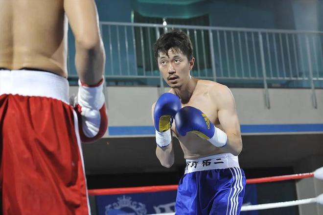 安藤樱对比贾玲，老天爷赏饭吃与科班演技差距一目了然