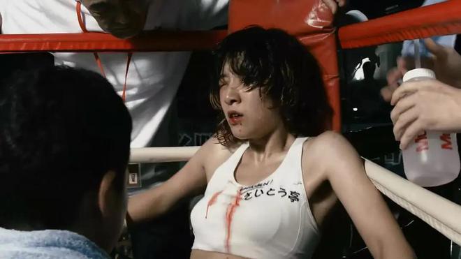 安藤樱对比贾玲，老天爷赏饭吃与科班演技差距一目了然